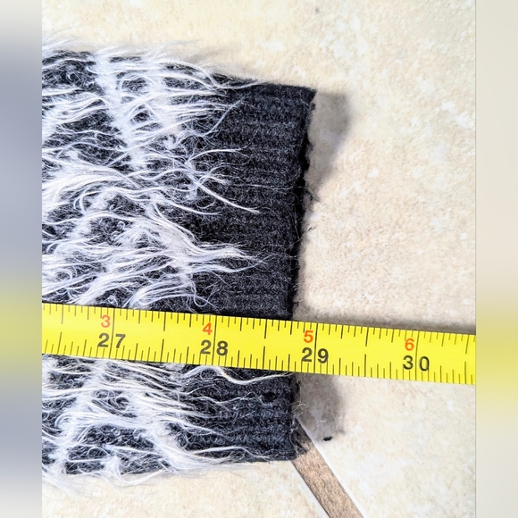 Relativity Black and White Fuzzy Open Front Cardigan Size Medium - Picture 8 of 9